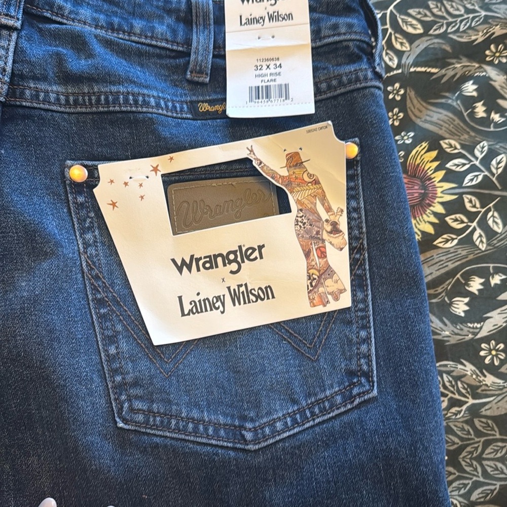Wrangler x Lainey Wilson Blue Jeans